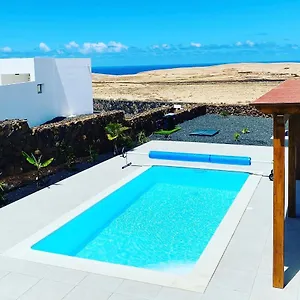 villa-kira-tindaya.in-canary-islands.com/